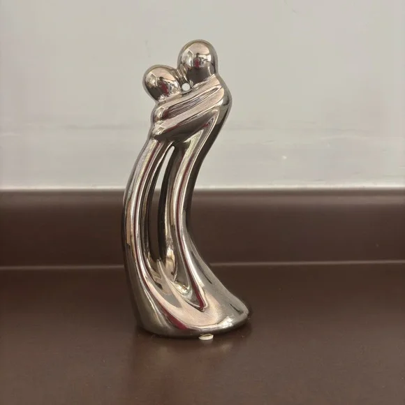 Elegant Silver Embrace Sculpture - Picture 5 of 6